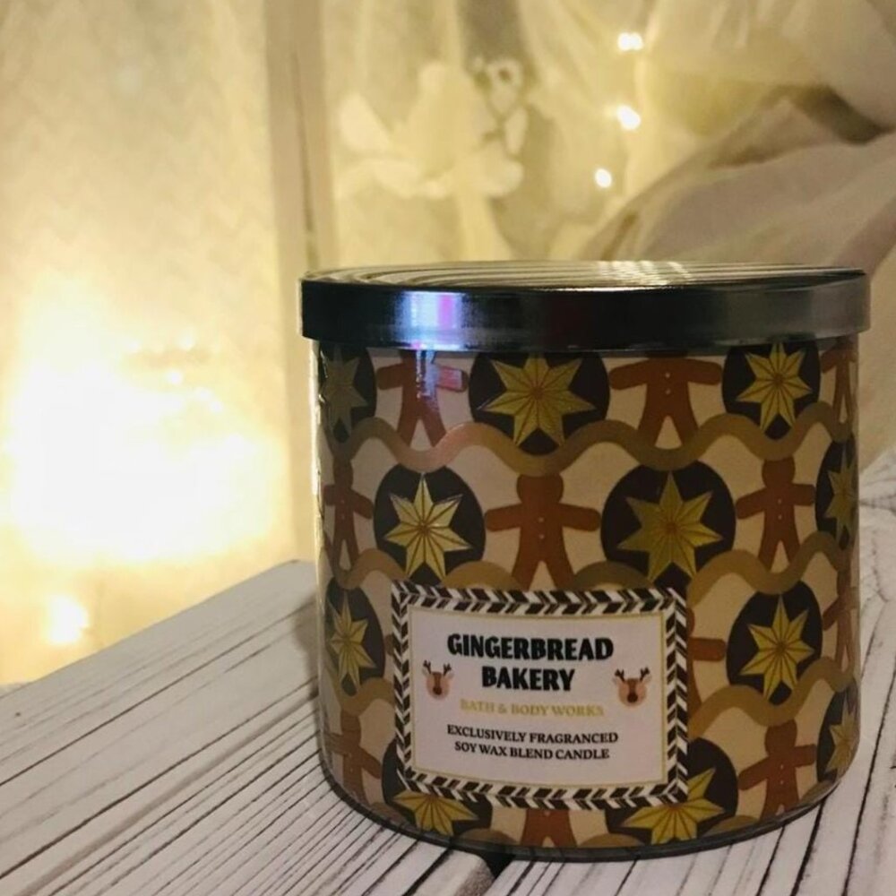 Bath & Body Works GingerBread Bakery 3 wick Candle soy wax blend Exclusive